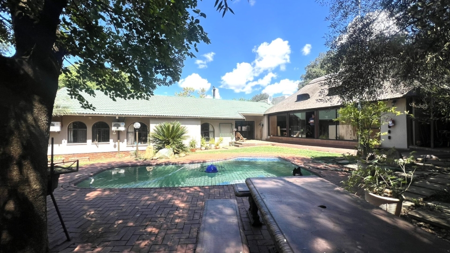 4 Bedroom Property for Sale in Pellissier Free State